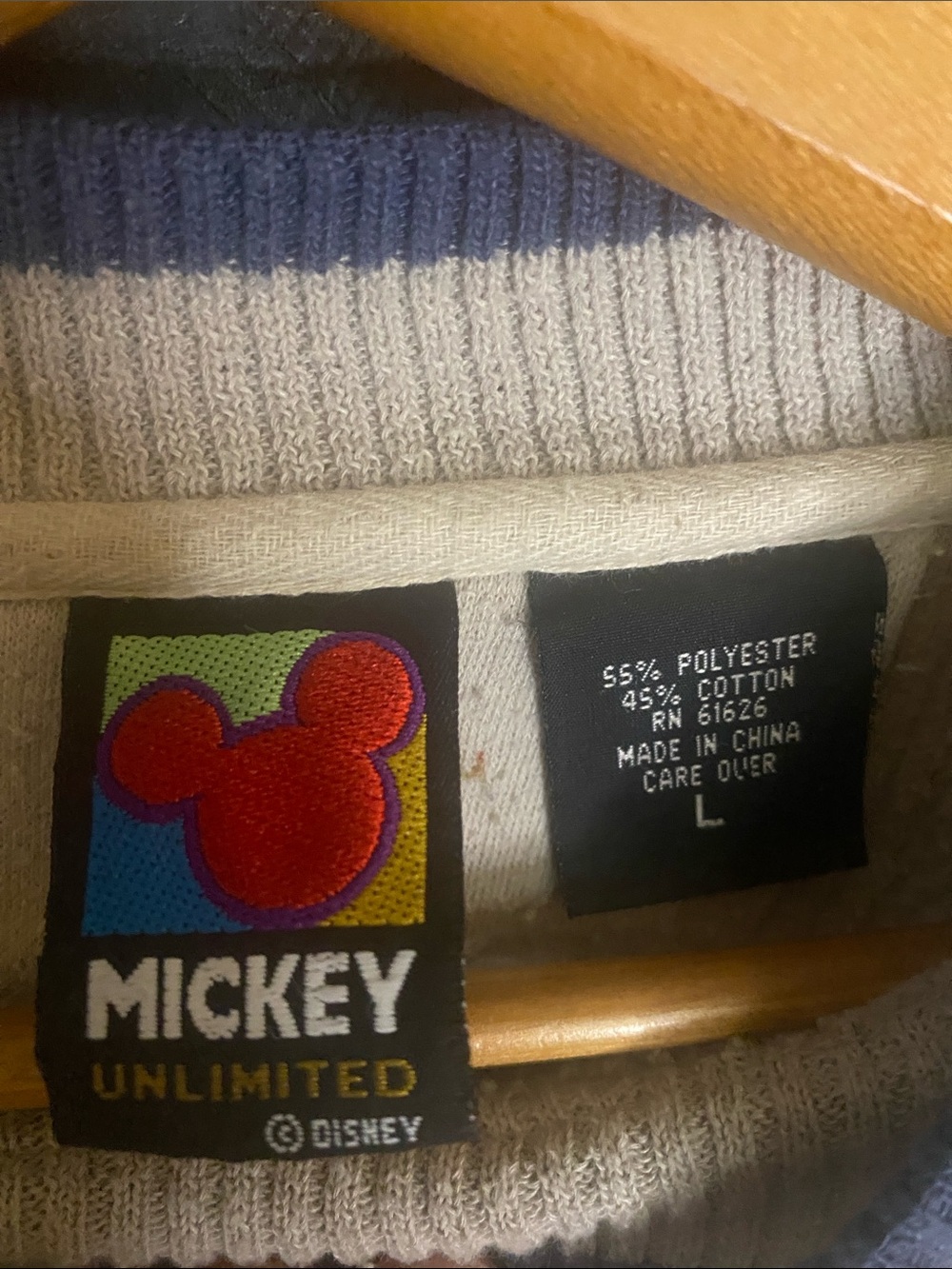 Disney Mickey Mouse Graphic Crewneck Sweatshirt gray red blue size Large - Picture 2 of 6